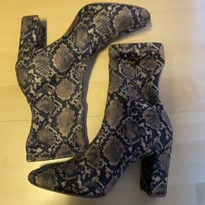 H&M Size 8 Snake skin pattern boots